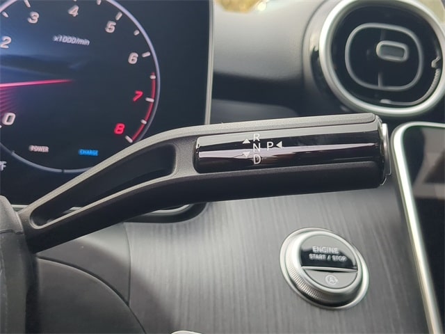 Thumbnail: 2025 Mercedes-Benz C-Class - 35