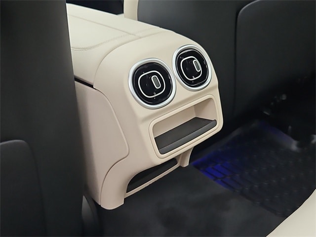 Thumbnail: 2026 Mercedes-Benz C-Class - 43