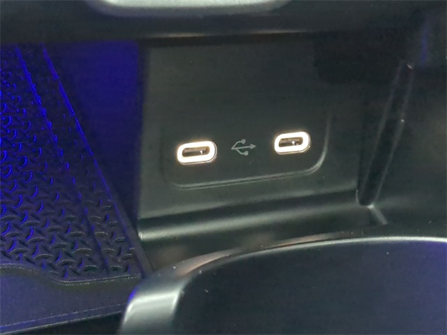 Thumbnail: 2025 Mercedes-Benz C-Class - 35