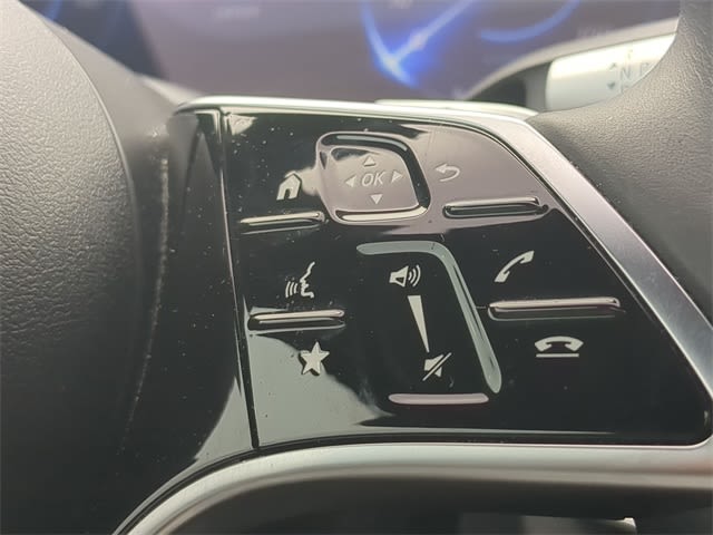 Thumbnail: 2023 Mercedes-Benz EQS - 30