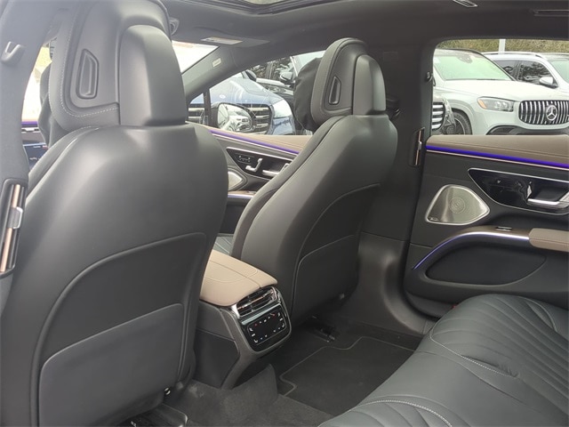 Thumbnail: 2023 Mercedes-Benz EQS - 12