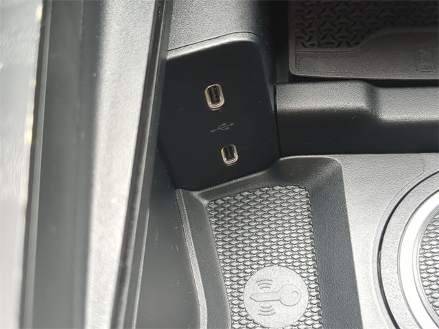 Thumbnail: 2025 Mercedes-Benz E-Class - 16