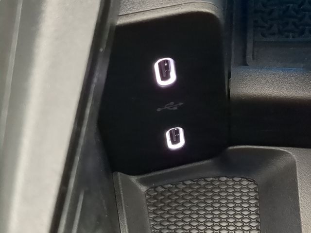 Thumbnail: 2026 Mercedes-Benz E-Class - 35