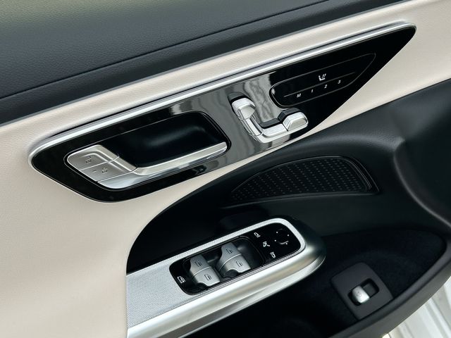 Thumbnail: 2026 Mercedes-Benz E-Class - 27