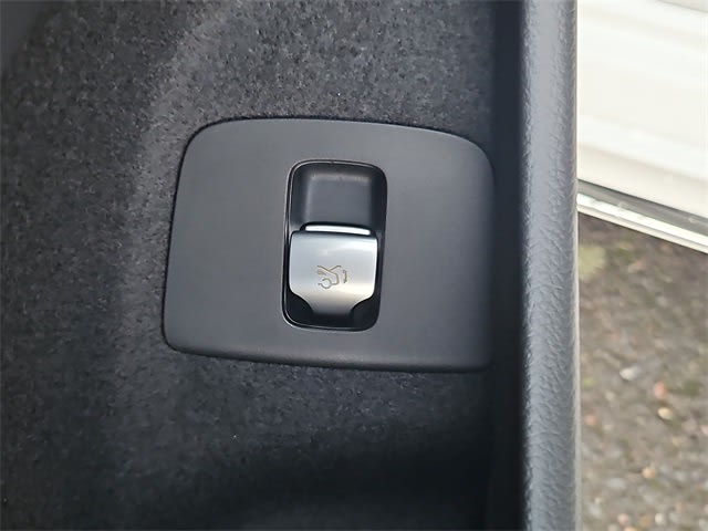 Thumbnail: 2026 Mercedes-Benz E-Class - 39