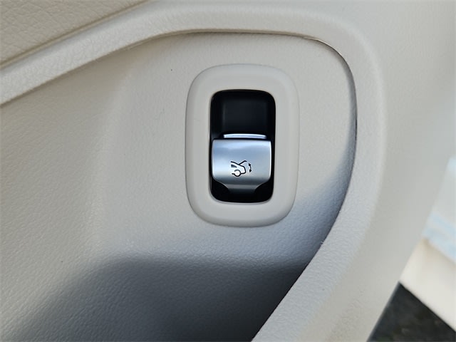 Thumbnail: 2026 Mercedes-Benz CLE - 42