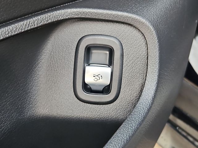 Thumbnail: 2026 Mercedes-Benz CLE - 41