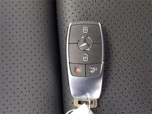 Thumbnail: 2021 Mercedes-Benz C-Class - 19