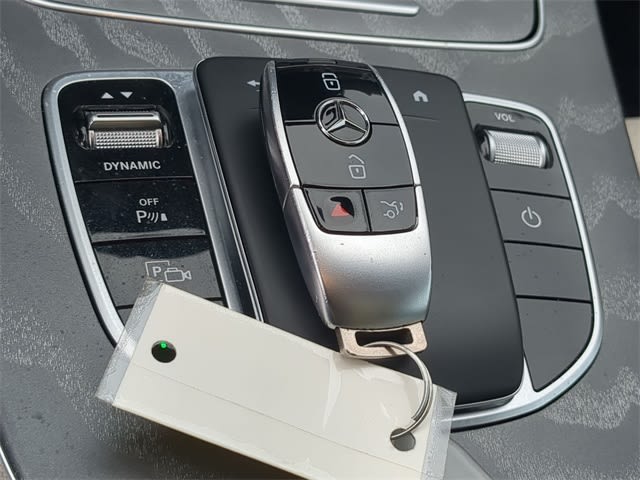 Thumbnail: 2023 Mercedes-Benz E-Class - 35