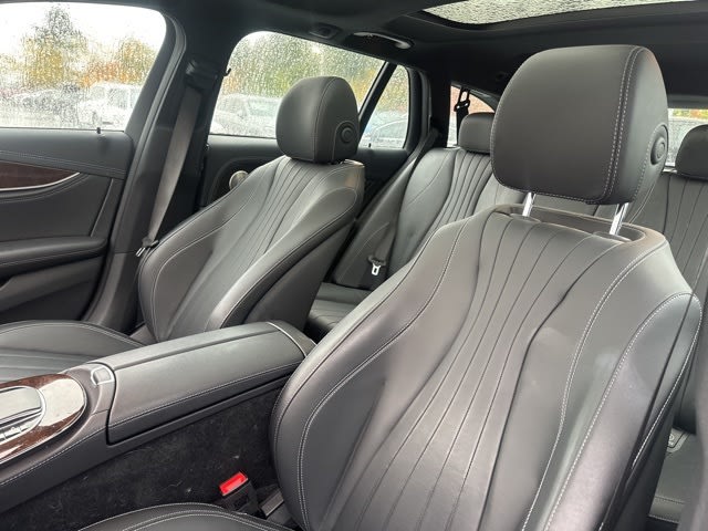 Thumbnail: 2022 Mercedes-Benz E-Class - 6