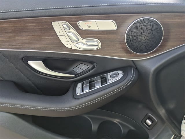 Thumbnail: 2022 Mercedes-Benz GLC - 33