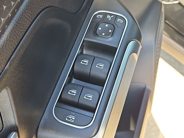 Thumbnail: 2025 Mercedes-Benz GLB - 27