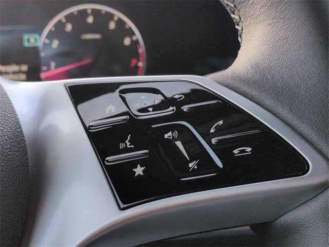 Thumbnail: 2026 Mercedes-Benz GLB - 16