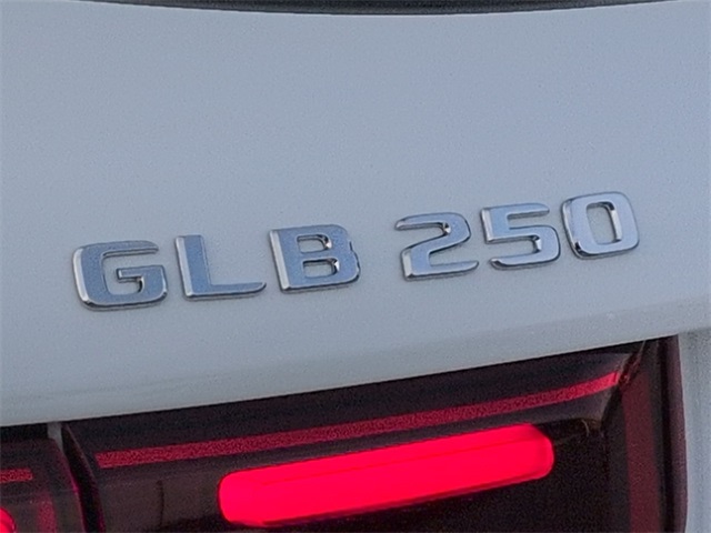 Thumbnail: 2026 Mercedes-Benz GLB - 7