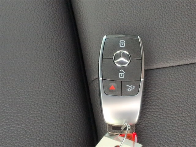 Thumbnail: 2026 Mercedes-Benz GLB - 19