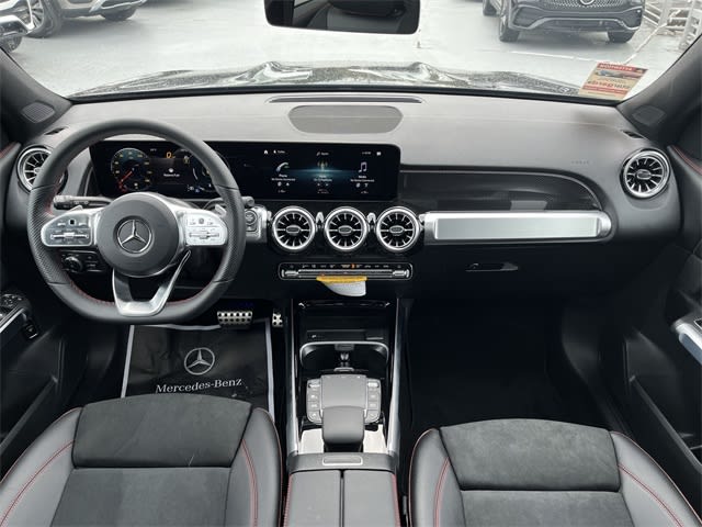 Thumbnail: 2023 Mercedes-Benz GLB - 10