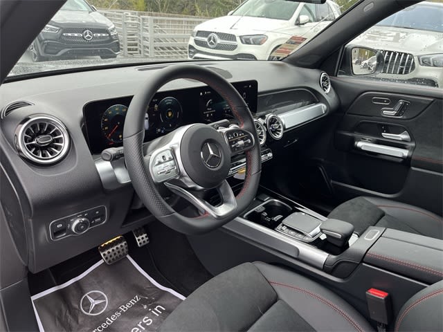 Thumbnail: 2023 Mercedes-Benz GLB - 2