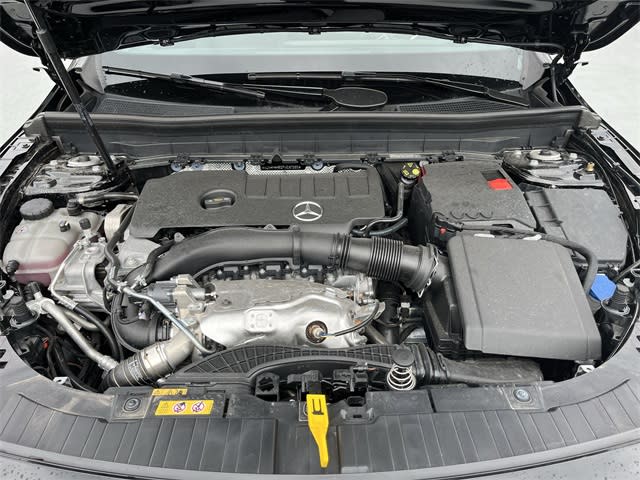 Thumbnail: 2023 Mercedes-Benz GLB - 9