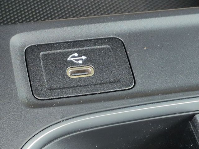 Thumbnail: 2026 Mercedes-Benz GLB - 35