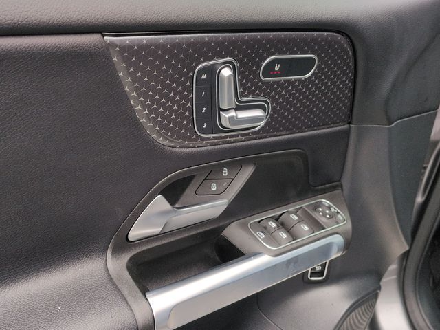 Thumbnail: 2026 Mercedes-Benz GLB - 26