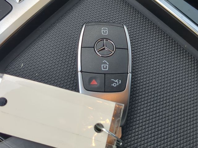 Thumbnail: 2026 Mercedes-Benz GLB - 15