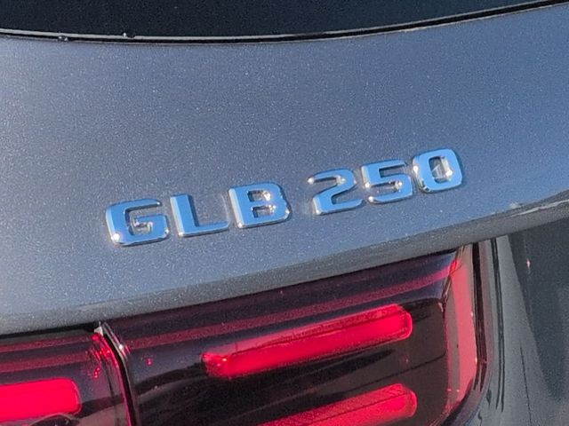 Thumbnail: 2025 Mercedes-Benz GLB - 25
