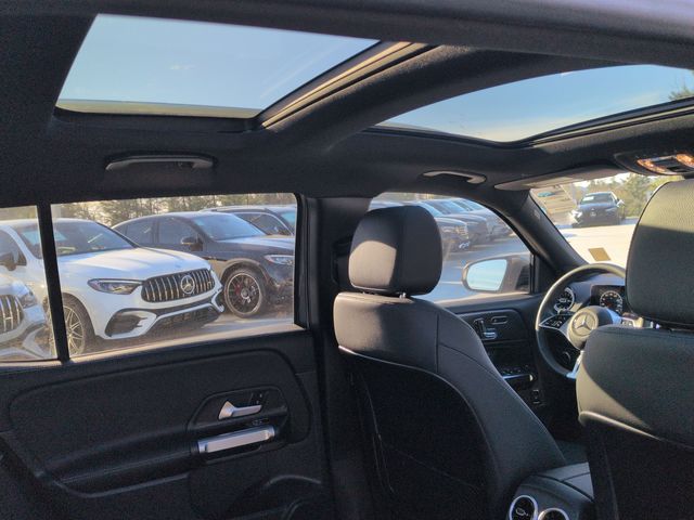 Thumbnail: 2025 Mercedes-Benz GLB - 30