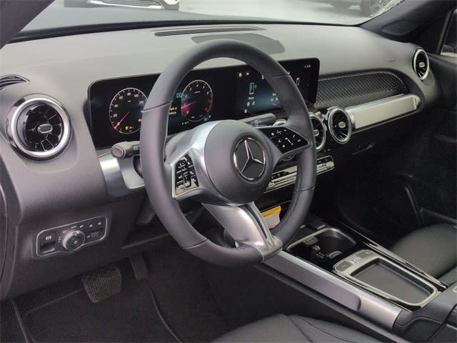 Thumbnail: 2026 Mercedes-Benz GLB - 2