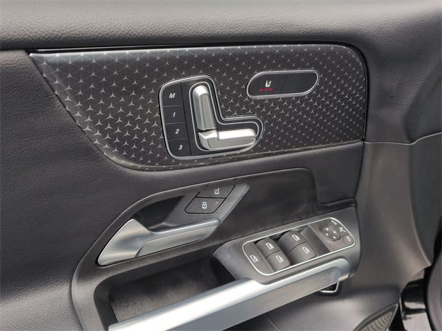 Thumbnail: 2026 Mercedes-Benz GLB - 26