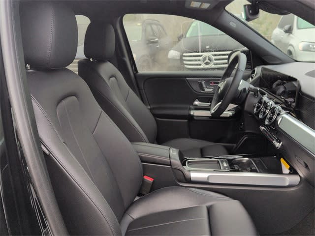 Thumbnail: 2026 Mercedes-Benz GLB - 12