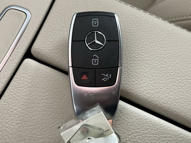 Thumbnail: 2022 Mercedes-Benz GLB - 42