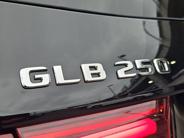 Thumbnail: 2025 Mercedes-Benz GLB - 25