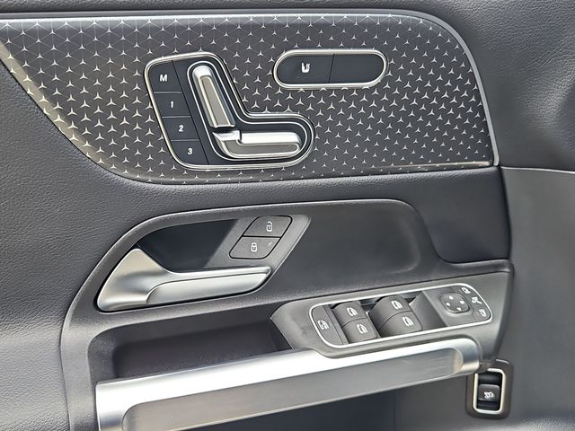 Thumbnail: 2025 Mercedes-Benz GLB - 26