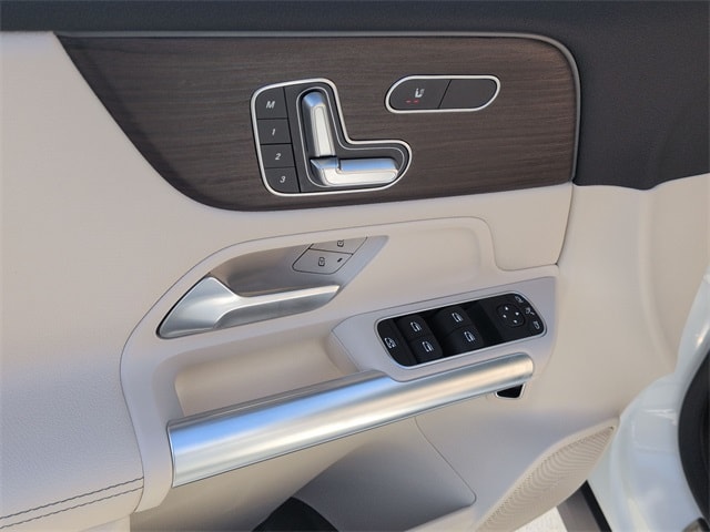 Thumbnail: 2026 Mercedes-Benz GLA - 26