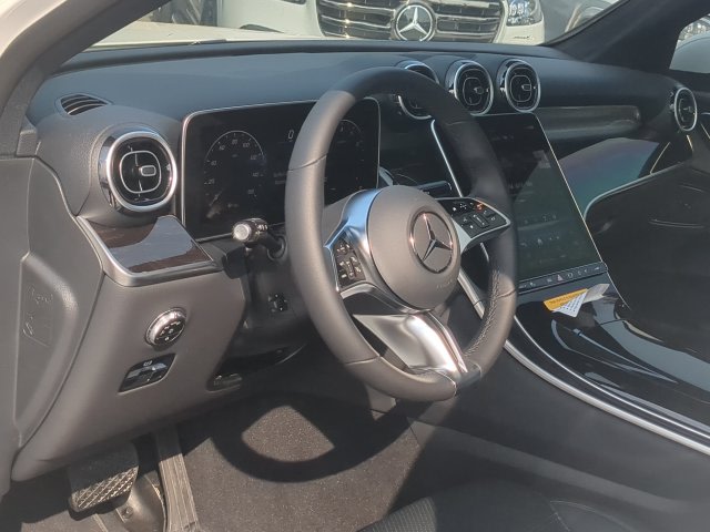 Thumbnail: 2025 Mercedes-Benz GLC - 2
