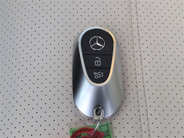 Thumbnail: 2026 Mercedes-Benz GLC - 19