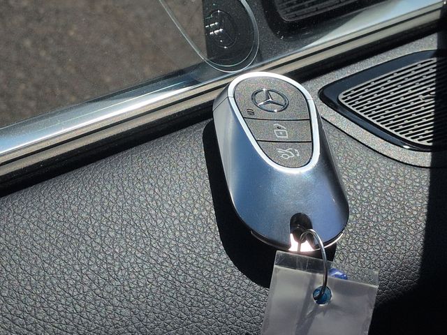 Thumbnail: 2026 Mercedes-Benz GLC - 18