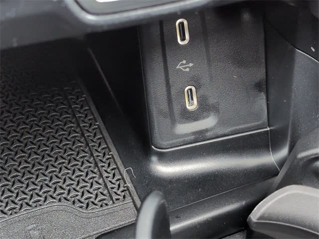 Thumbnail: 2026 Mercedes-Benz GLC - 16