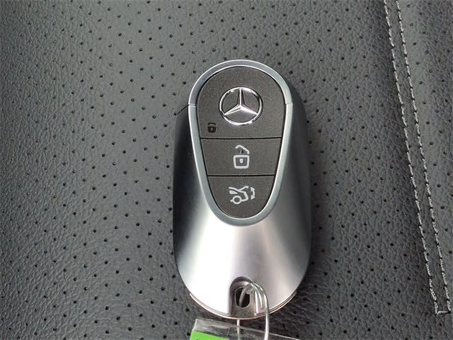 Thumbnail: 2026 Mercedes-Benz GLC - 18