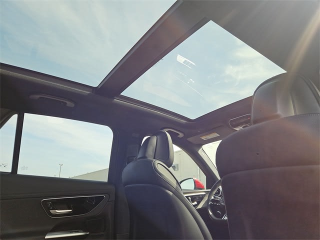 Thumbnail: 2025 Mercedes-Benz GLC - 31