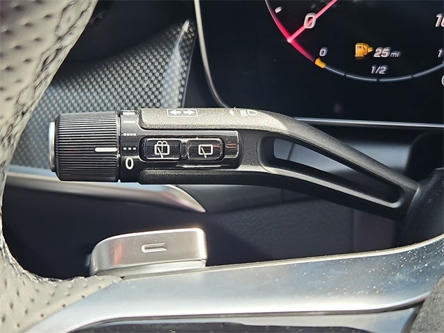 Thumbnail: 2025 Mercedes-Benz GLC - 34