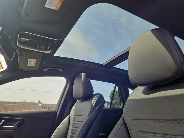 Thumbnail: 2025 Mercedes-Benz GLC - 28