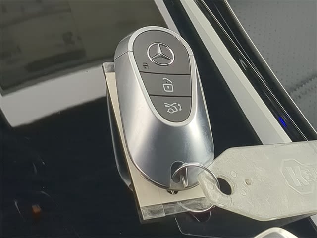 Thumbnail: 2026 Mercedes-Benz GLC - 16