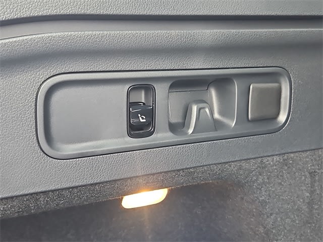 Thumbnail: 2026 Mercedes-Benz GLC - 40