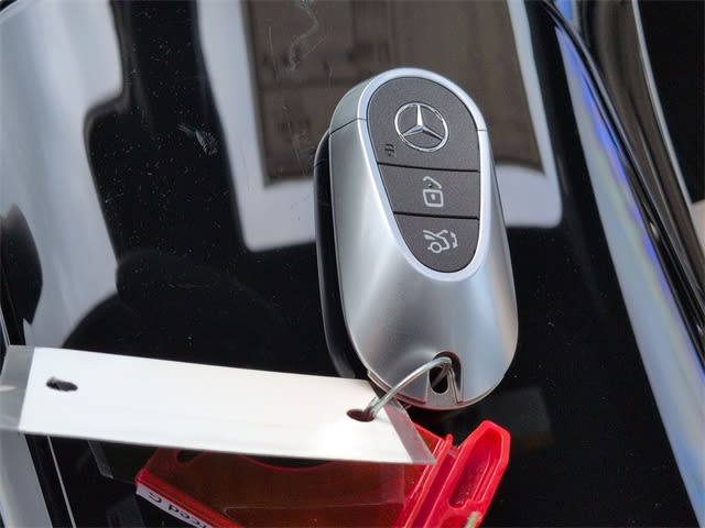 Thumbnail: 2026 Mercedes-Benz GLC - 35