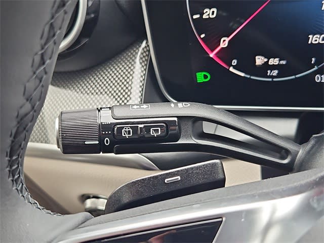 Thumbnail: 2025 Mercedes-Benz GLC - 32