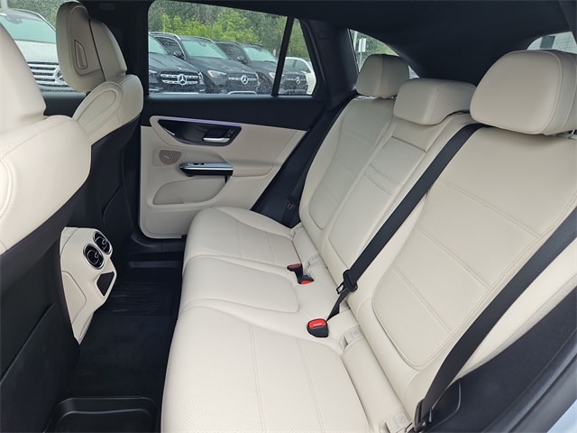 Thumbnail: 2025 Mercedes-Benz GLC - 28