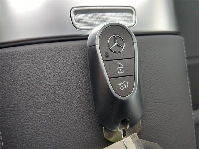 Thumbnail: 2025 Mercedes-Benz GLC - 34