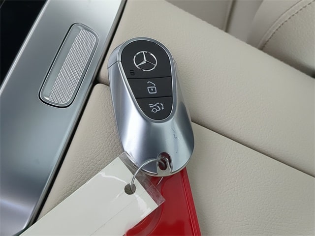 Thumbnail: 2026 Mercedes-Benz GLC - 18