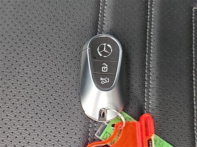 Thumbnail: 2026 Mercedes-Benz GLC - 20